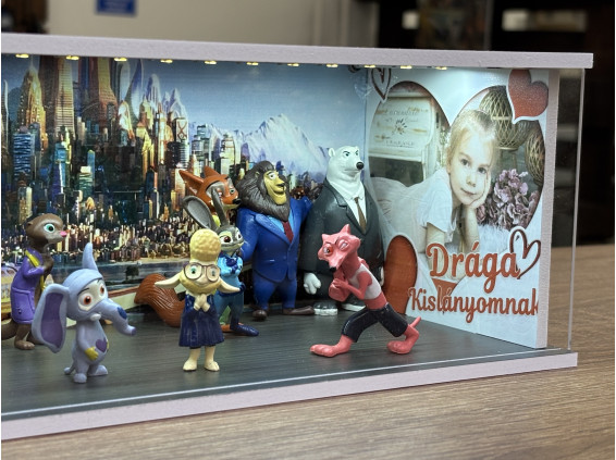 Zootropolis themed diorama + with Characters + with LED light