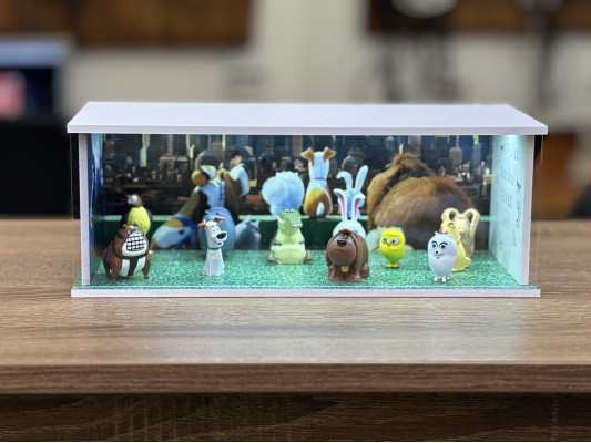 The Secret Life of Pets themed diorama + with Characters, with LED light