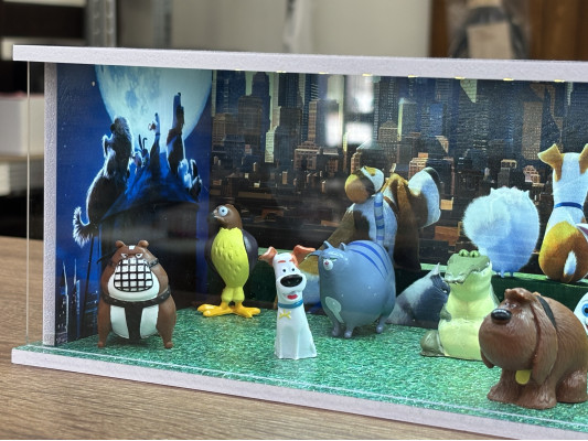 The Secret Life of Pets themed diorama + with Characters, with LED light
