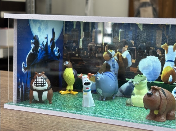 The Secret Life of Pets themed diorama + with Characters, with LED light