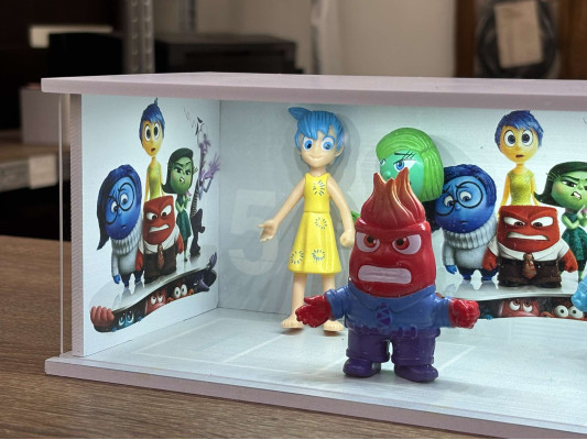 Design your own diorama,  choose from templates, with LED light, without characters