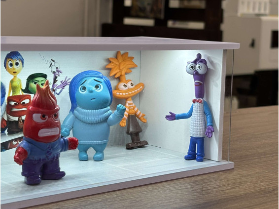 Design your own diorama,  choose from templates, with LED light, without characters