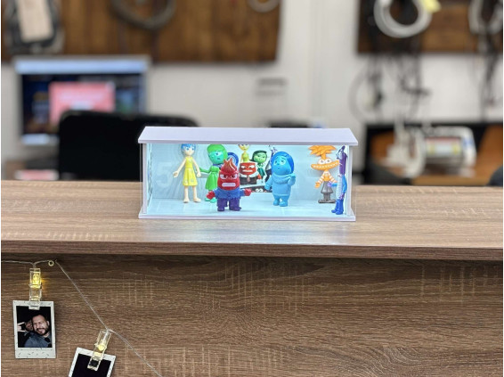 Design your own diorama,  choose from templates, with LED light, without characters