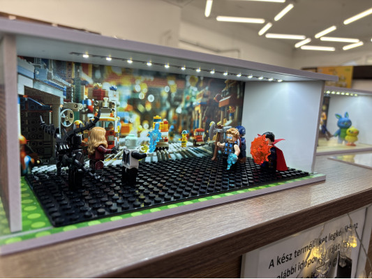 Marvel themed diorama + with Characters, with LED light